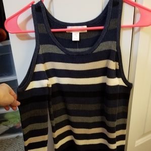 Shoulderless sweater